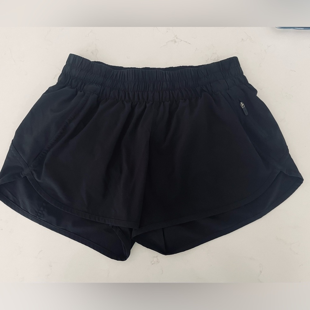 Lululemon Hotty Hot High Rise lined 4” shorts